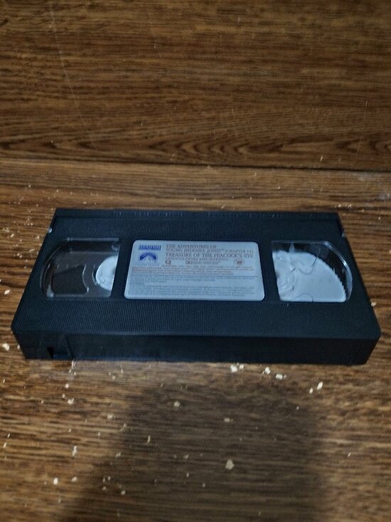The Adventures of Young Indiana Jones: Treasure of the Peacock's Eye (VHS, 1999) - Picture 6 of 6